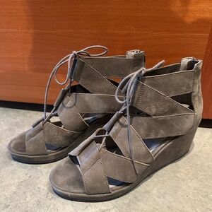 Eileen Fisher women’s 8.5 gray leather sandals like new